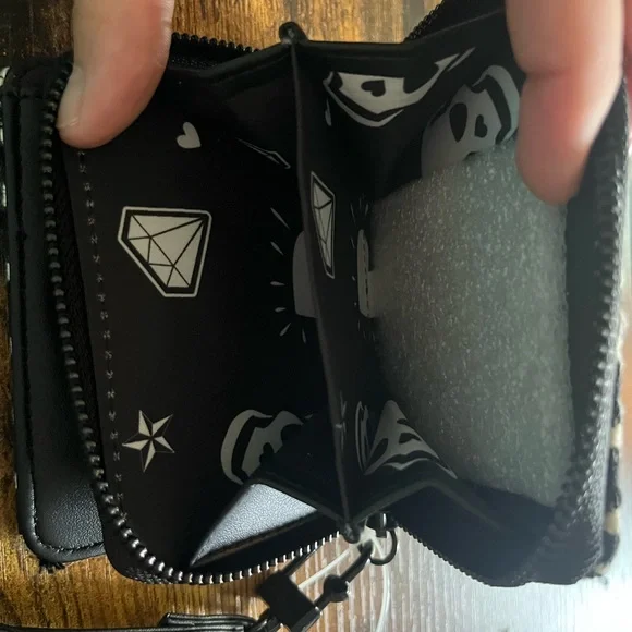 Betsey Johnson Houndstooth Wristlet Wallet - Picture 4 of 4